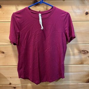 Lululemon size 4 T shirt magenta brand NWT
